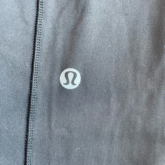 Lululemon time to sweat tight size 6 black 28” - Picture 3 of 6